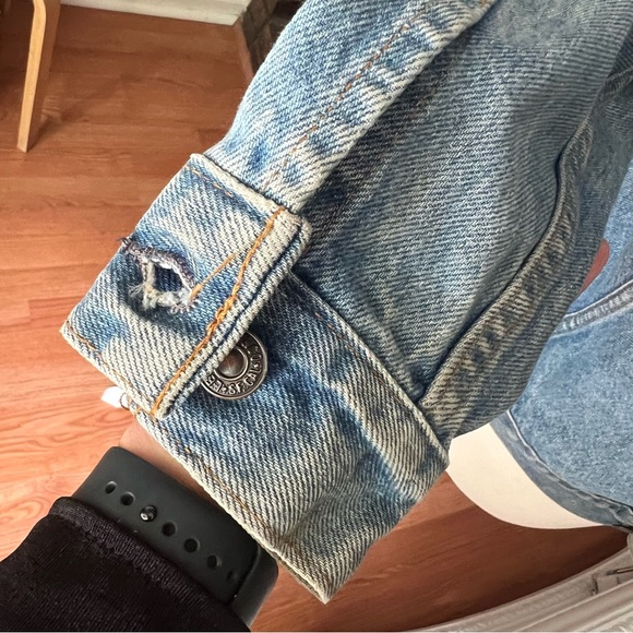 Levi’s Vintage Denim Distressed Trucker Jacket XS Petite Women’s Jean Jacket - Picture 9 of 15